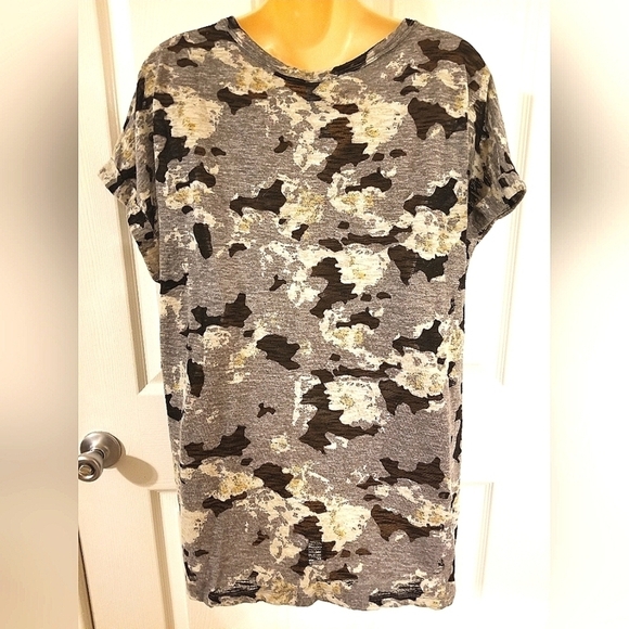 Time and Tru T Shirt - Picture 3 of 4